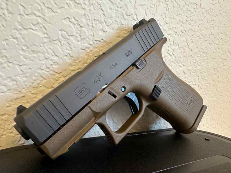 Glock 19 Gen 5 (9mm) - FDE Frame - NIB